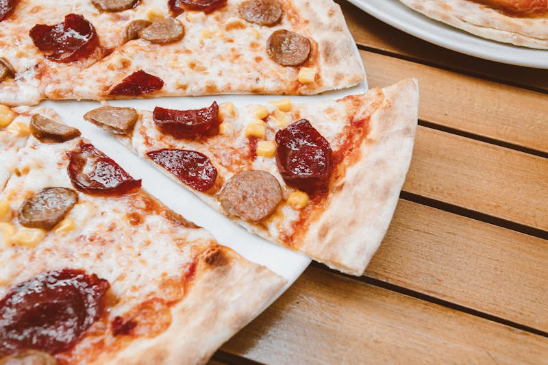 anthonys pizza with Italian sausage and peppers